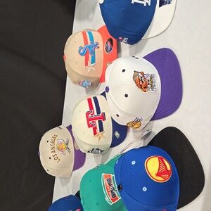 BRAND NEW SNAPBACKS. Value Ave $50 starring at $30